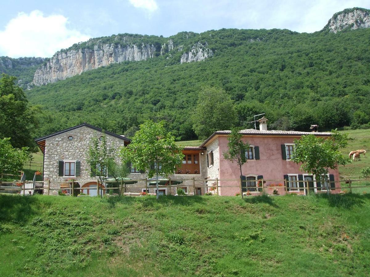 Agriturismo Lusani Caprino Veronese Bagian luar foto