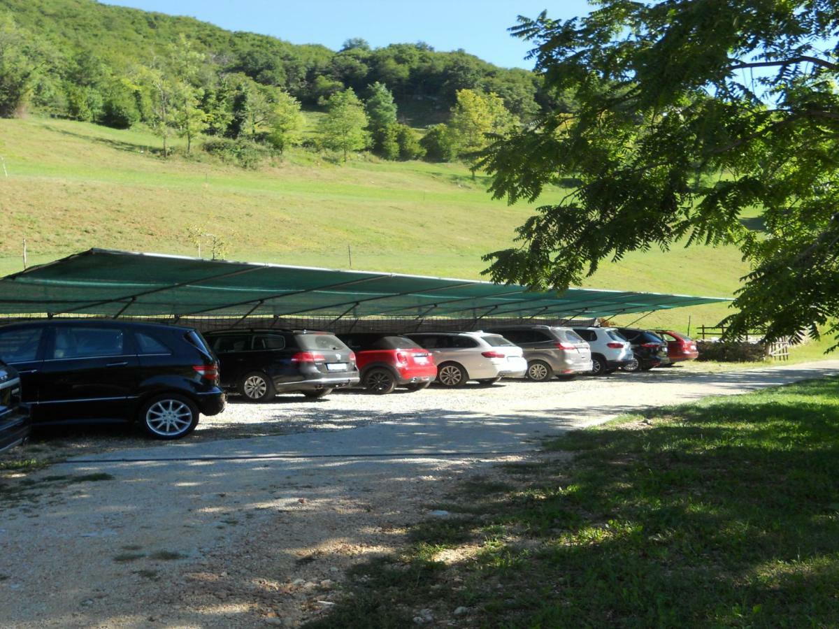 Agriturismo Lusani Caprino Veronese Bagian luar foto